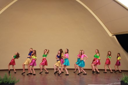 Uczestnicy pokazów tanecznych